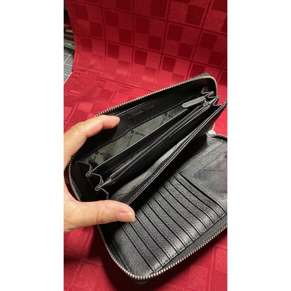 MICHAEL KORS Large Continental Wristlet Wallet Women's Wallet - Black - Picture 6 of 12